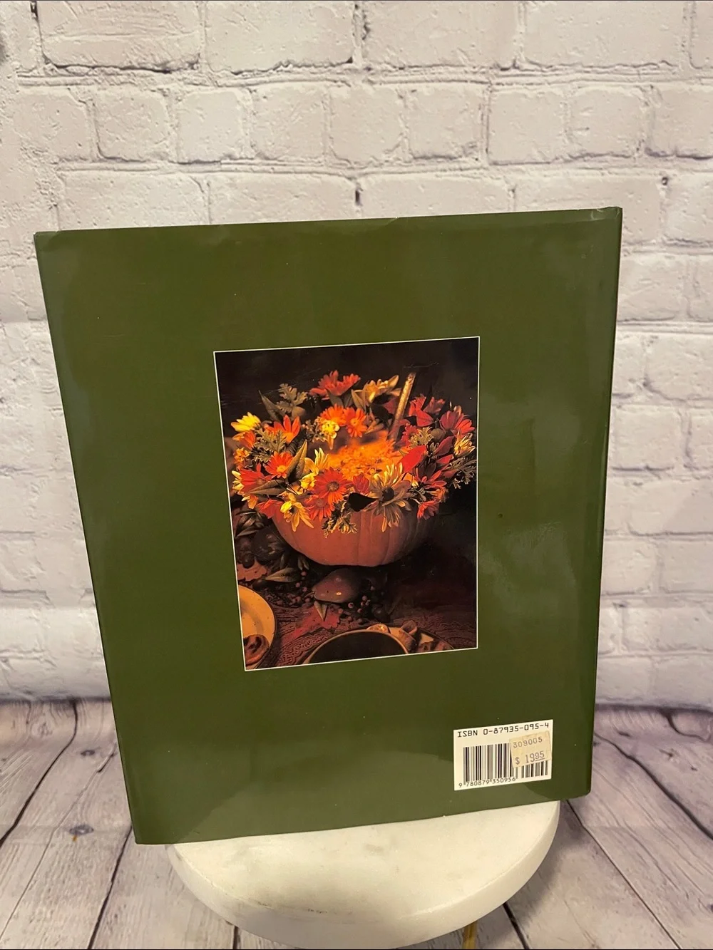 Entertaining Ideas from - Williamsburg Decorative Book